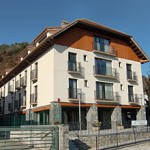 La residencia se encuentra situada en la localidad de Hecho (Huesca)